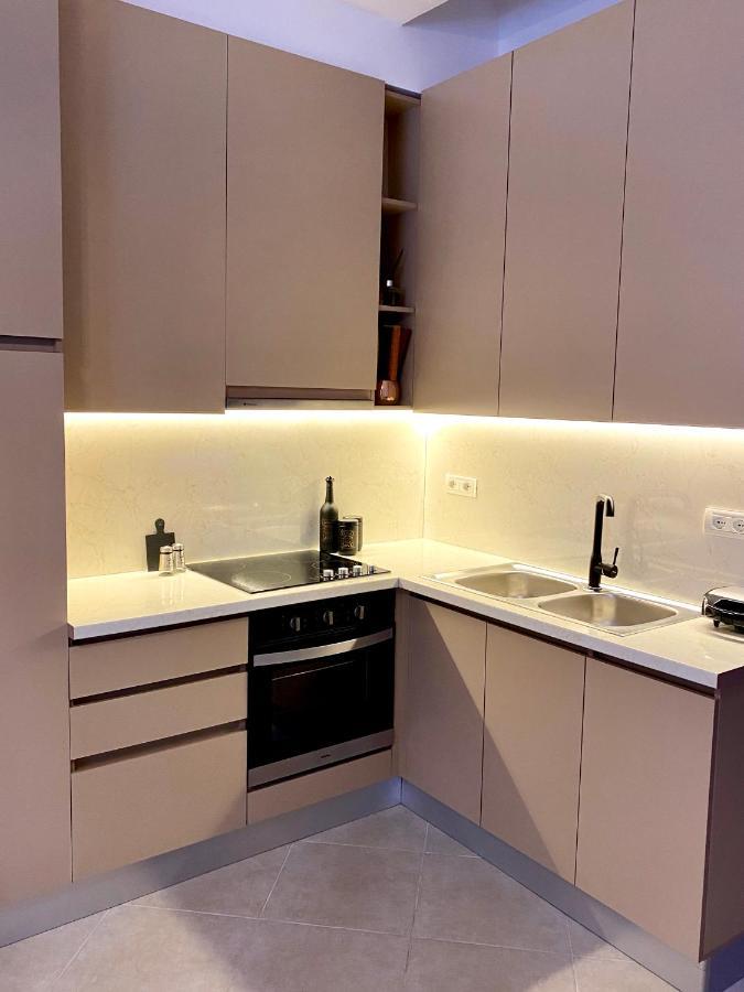 Azalea Studio Apartment In City Center Дуррес Экстерьер фото
