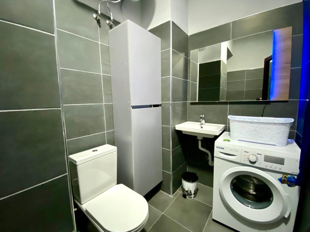 Azalea Studio Apartment In City Center Дуррес Экстерьер фото